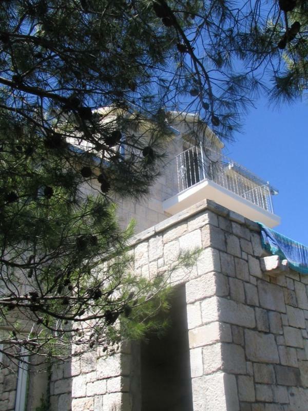 Villa Ujoli Splitska Exterior photo