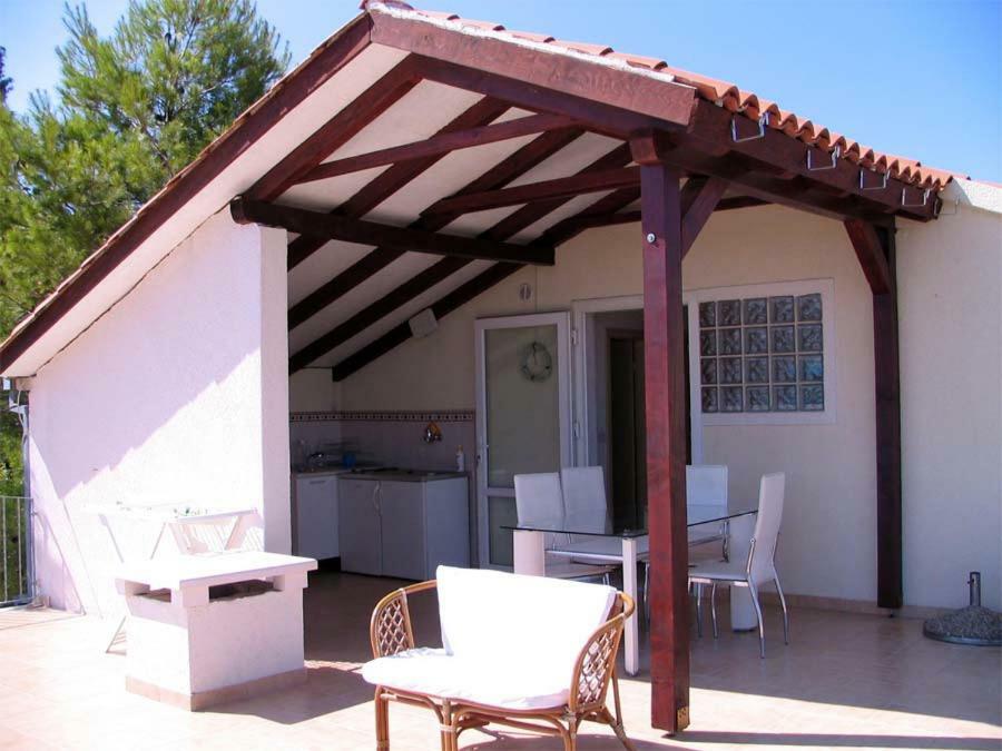 Villa Ujoli Splitska Exterior photo